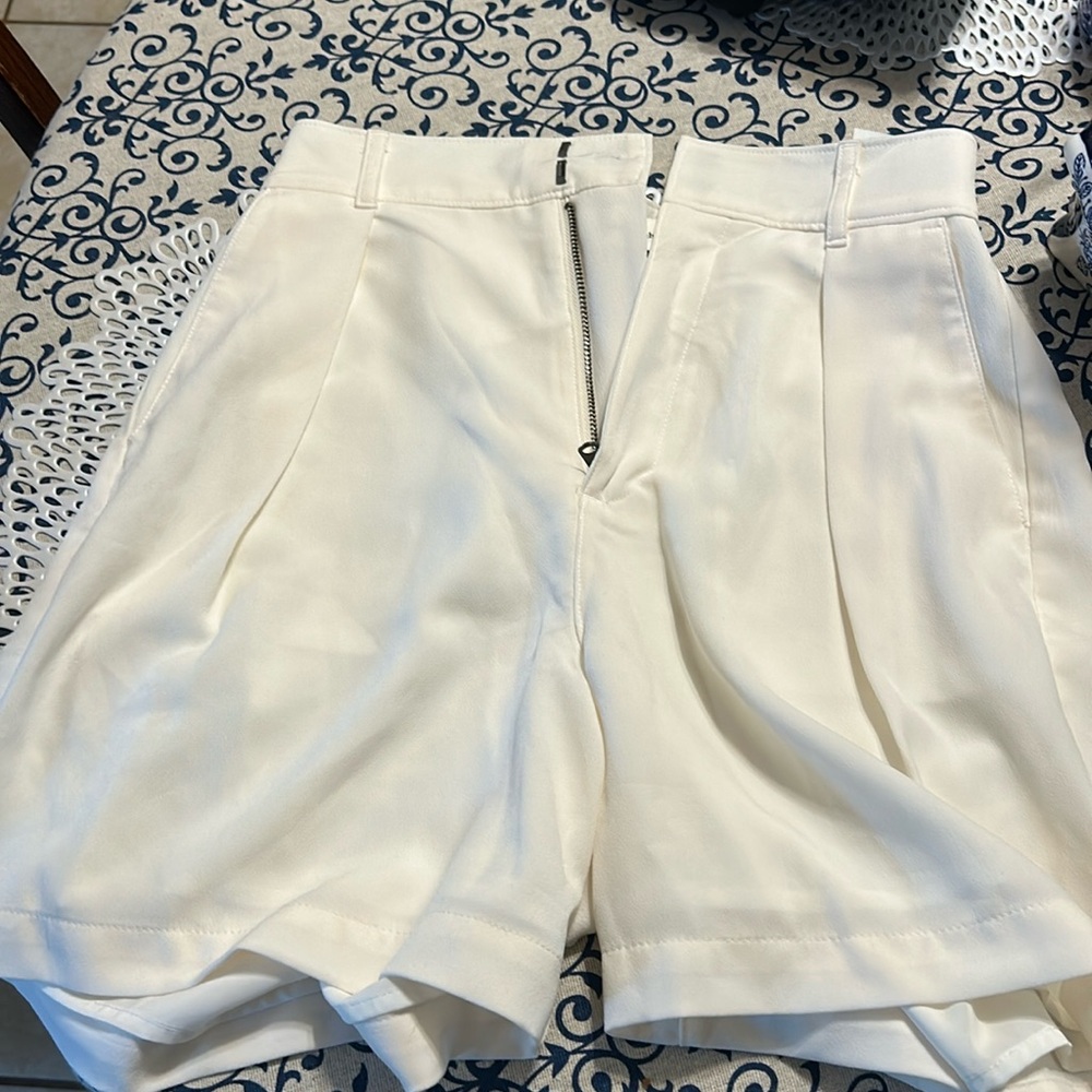 White long shorts xxs